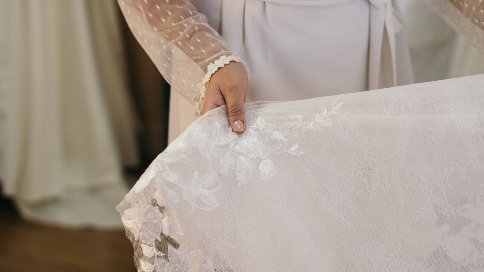 Sleeve detail